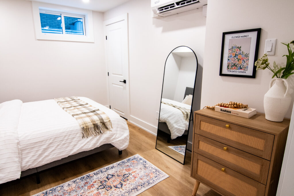 Furnished basement 13